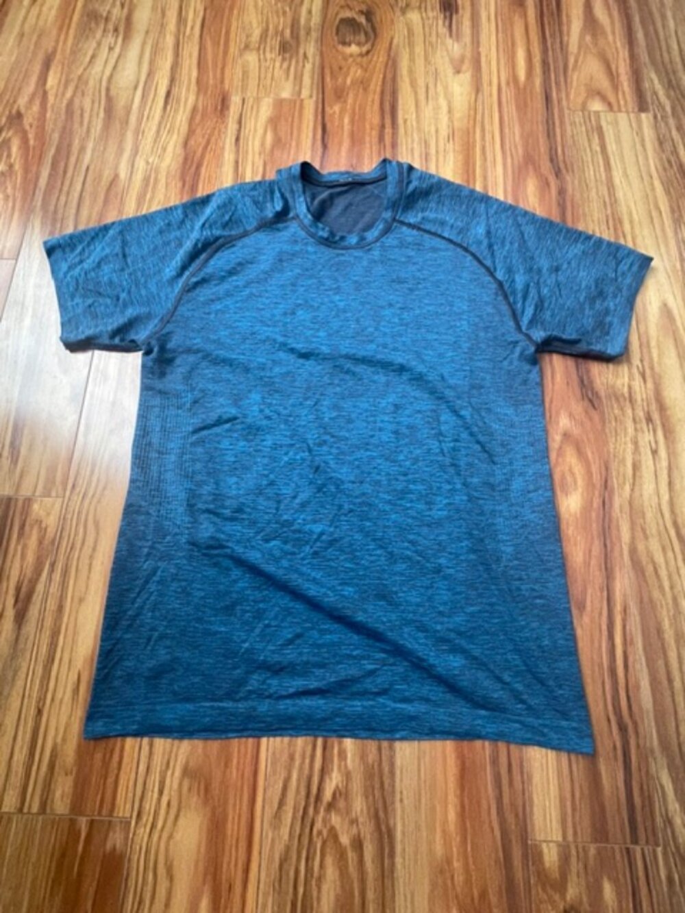 Lululemon Top Men's Activewear Pullover Short Sleeve, Royal Blue, Medium Size